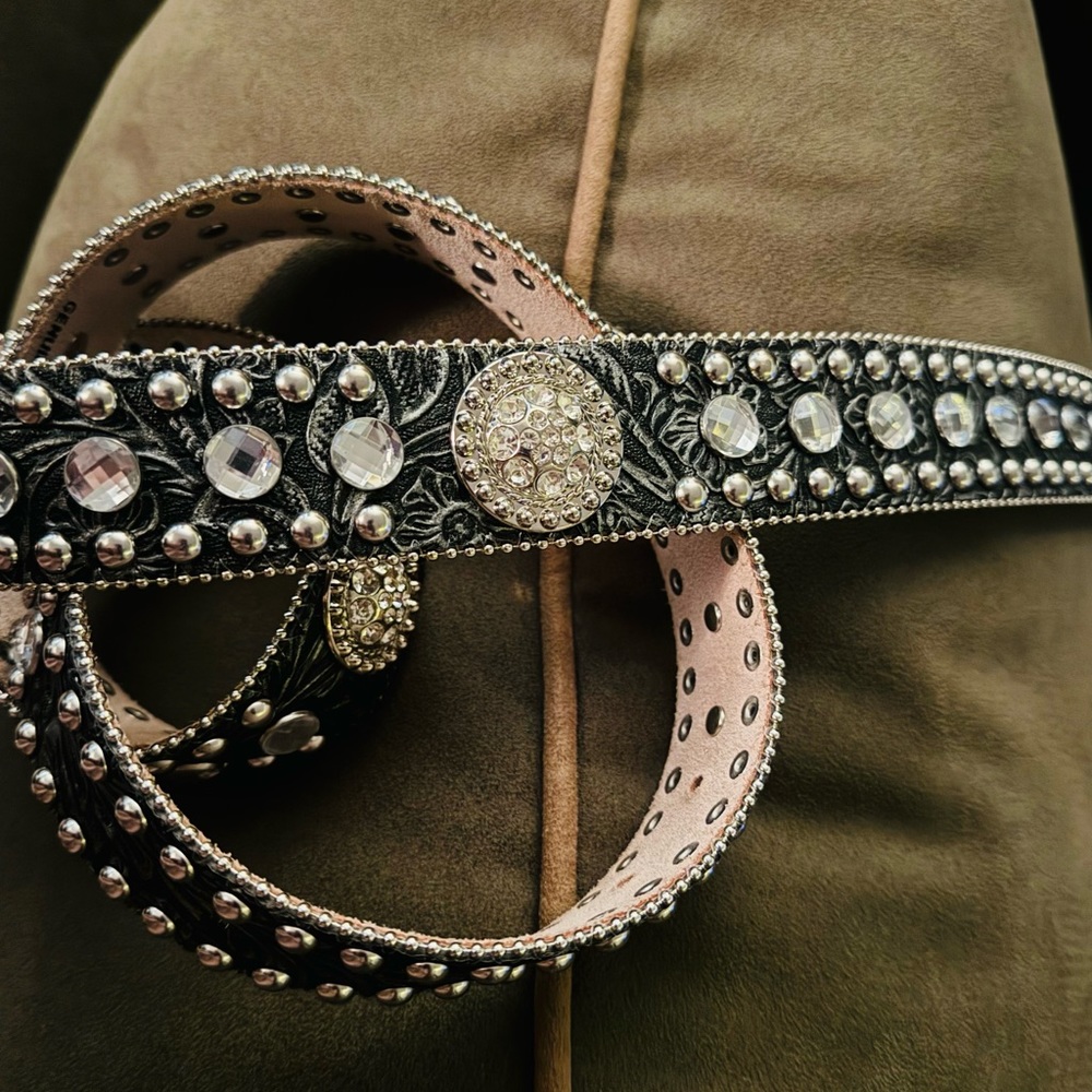 Belt in mint condition. Size is large/x-large.